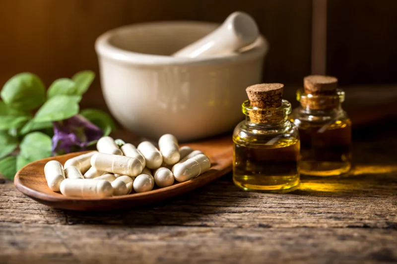 What is the Difference Between Herbal Medicine and Pharmaceutical Medicine?